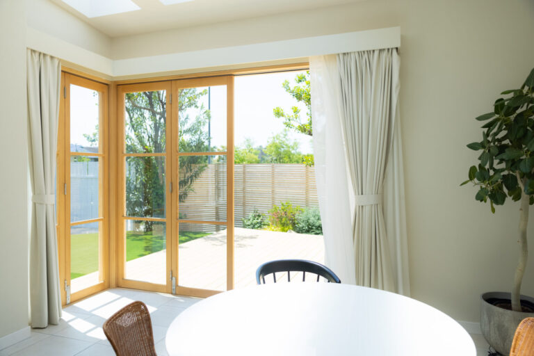 開放感あふれる中庭のある家